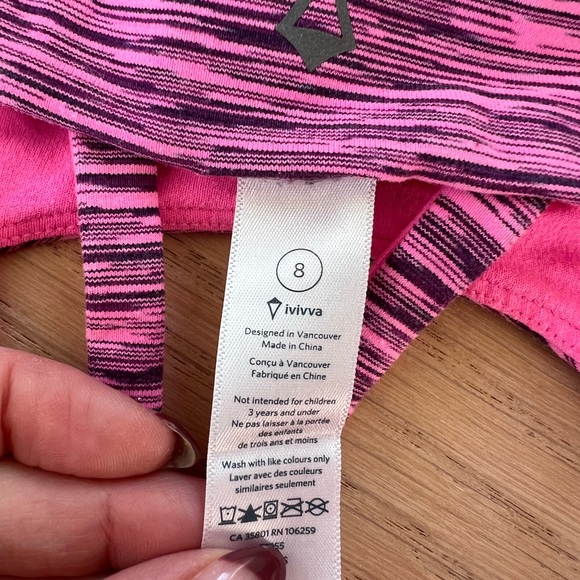 Ivivva sport bra, kids size 8 - Picture 3 of 3
